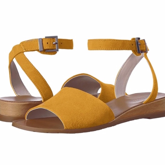 Kenneth Cole Mustard Yellow Buckle 